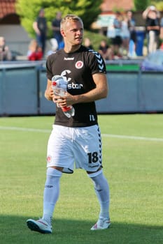 Lennart Thy (Saint Pauli) at the test match Friedrichshafen
