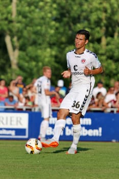 Game guide Soeren Gonther (Saint Pauli) at the test match Friedrichshafen