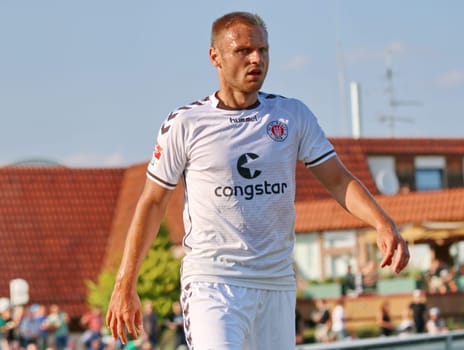 Bernd Nehrig (Saint Pauli) at the test match Friedrichshafen
