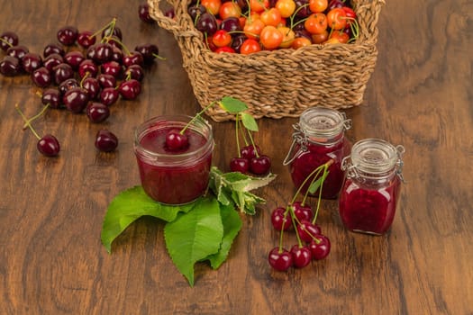 Cook cherry jam