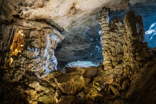 Stalactitie formations in Thien Cung Grotto in Ha Long Bay in Vietnam