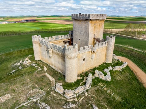 Castle of Villalonso, It is a medieval castle still keeping its interior and its high defensive walls, in province of Zamora, Spain