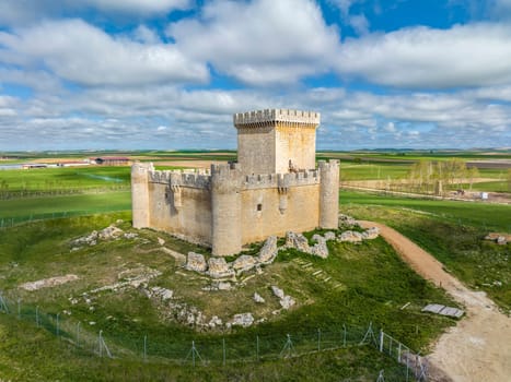 Castle of Villalonso, It is a medieval castle still keeping its interior and its high defensive walls, in province of Zamora, Spain