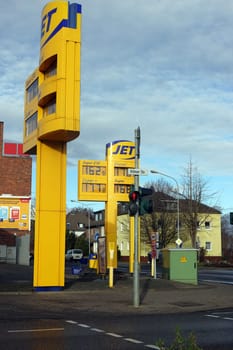 Kraftstoffpreise an einer JET-Tankstelle - Symbolbild