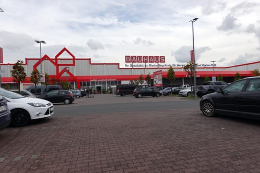 Bauhaus Baumarkt, Filiale der schweizerischen Bauhaus AG - Symbolbild, Nordrhein-Westfalen, Deutschland, Bornheim/Rheinland