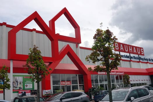 Bauhaus Baumarkt, Filiale der schweizerischen Bauhaus AG - Symbolbild, Nordrhein-Westfalen, Deutschland, Bornheim/Rheinland