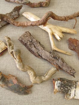 Rootwood and bark for crafting