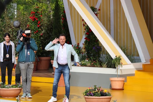 Stefan Mross (singer / presenter / entertainer) in the ARD TV show "Immer wieder sonntags""."