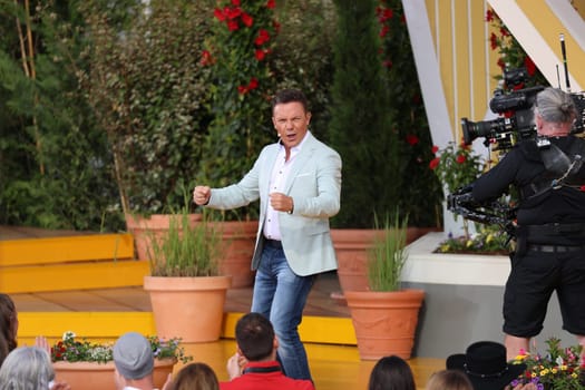 Stefan Mross (singer / presenter / entertainer) in the ARD TV show "Immer wieder sonntags""."