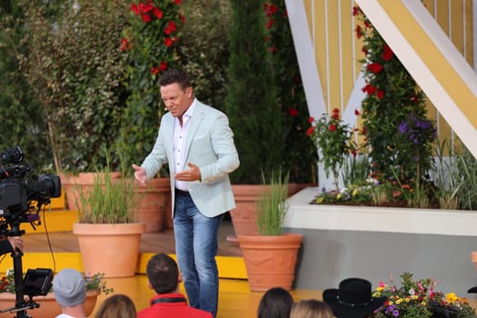 Stefan Mross (singer / presenter / entertainer) in the ARD TV show "Immer wieder sonntags""."