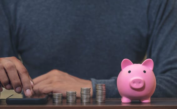 Investor online saving concept, Online Investment Savings, Online Stock Investors, Internet Financial Transactions, Save Monney for Investors Using Internet to Trade Stocks or Trade Fund