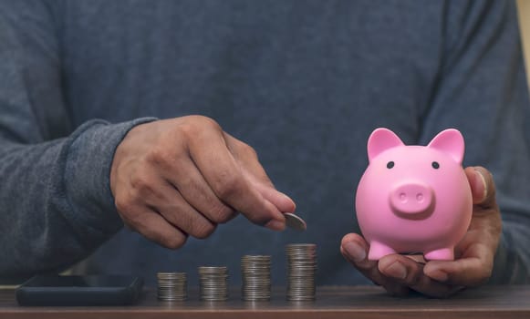 Investor online saving concept, Online Investment Savings, Online Stock Investors, Internet Financial Transactions, Save Monney for Investors Using Internet to Trade Stocks or Trade Fund