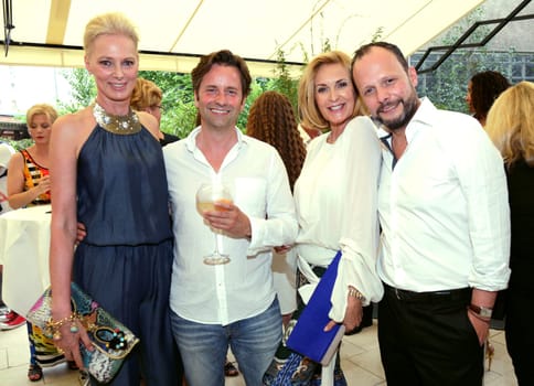 Petra van Bremen, Miro Vorbauer, Gabi Schmidtbauer  und Alexander Franke  beim  Wanawake Ladies Dinner im Restaurant Grace im Hotel Zoo Berlin am 05.07.2015