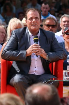Hein Simons / Heintje in the ARD TV show "Always Again on Sundays"". The entertainment show on Sunday morning in the Europapark Rust from 26.07.2015"