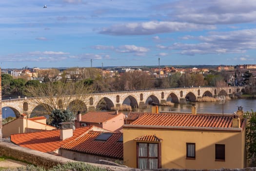 Puente de Piedra (stone bridge) on Duero river of Spain, by Via de la Plata. Zamora, Spain