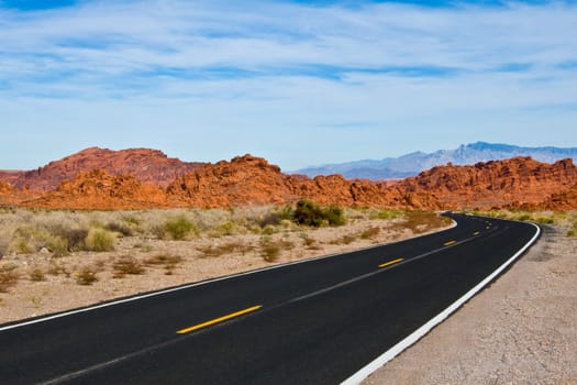 The sinuous road going to Valley Of Fire State Park