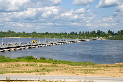 Temporary bridge for automobiles and people