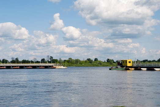 Temporary bridge for automobiles and people