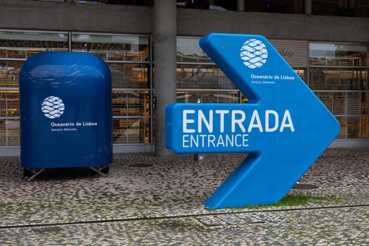 PORTUGAL, LISBON 12 December 2022: Signpost to the entrance to the Lisbon Oceanarium. Mid shot