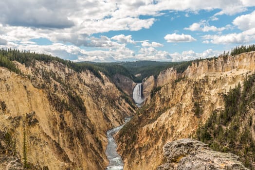 River flowing through the popular Grand Canyon of the Yellowstone, USA