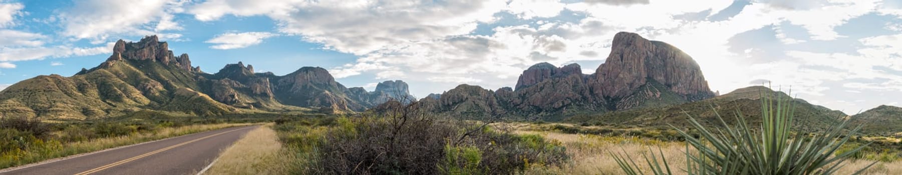Famous panoramic view of the Chisos mountains in Big Bend NP, USA