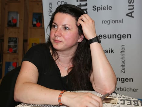 Autorenlesung mit Katja Hoyer aus ihrem Bestseller Diesseits der Mauer am 12.09.2023 in der Stadtbibliothek Magdeburg