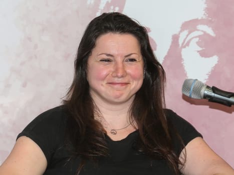 Autorenlesung mit Katja Hoyer aus ihrem Bestseller Diesseits der Mauer am 12.09.2023 in der Stadtbibliothek Magdeburg