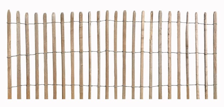 Wire-bound batten made of untreated chestnut wood. After a few years, these can be safely burned.