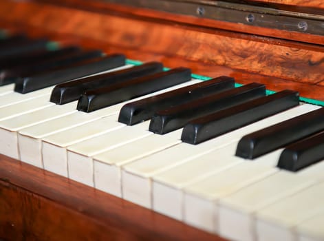 Keys of a piano, a piano.