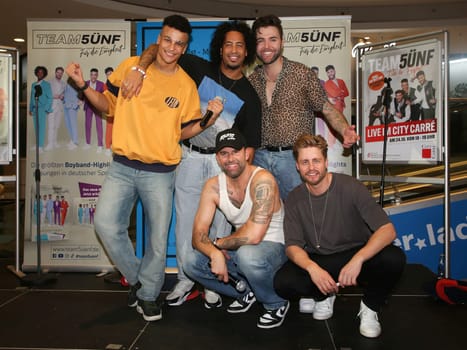 Schlager Boyband TEAM 5ÜNF  in Magdeburg  am 24.10.2023