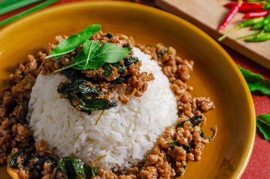 Minced pork with basil over rice is a Thai food that is popular among Thai people because it is delicious and easy to eat
