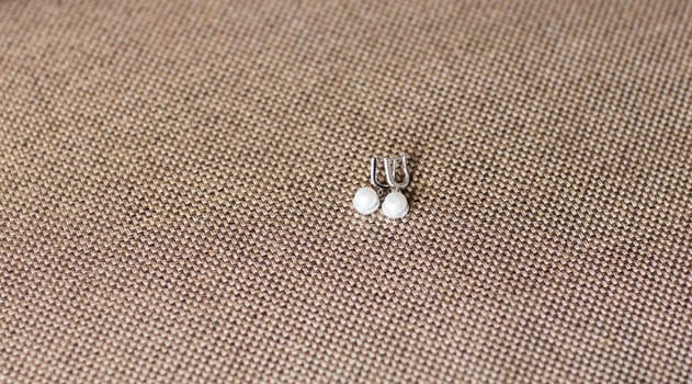 Pair of earrings with pearls, Beautiful Wedding Jewelry