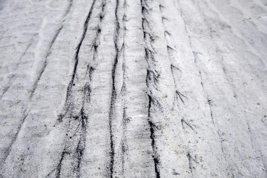 Road, vehicle and transport wheel marks, braking