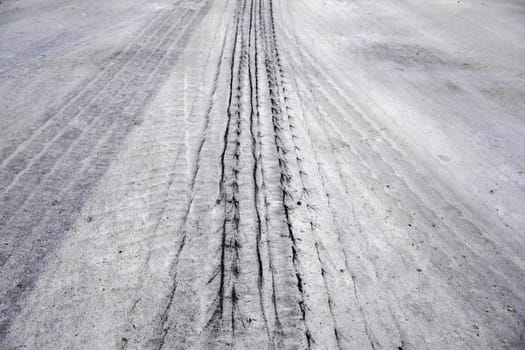 Road, vehicle and transport wheel marks, braking