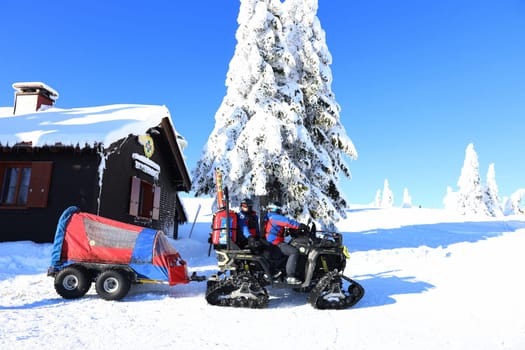 The Black Forest Mountain Rescue Service moves out from the base on the Feldberg by snowmobile to an operation - Opening of the winter sports season 2023-24  In picture-perfect weather with blue skies,pure sunshine and over half a metre of snow,the ski season was opened on the 1,493-metre-high Feldberg (Breisgau-Hochschwarzwald district). Several hundred winter sports enthusiasts frolicked in the snow on skis and snowboards. Others took the opportunity for a first winter walk or a toboggan ride in a dreamlike snow-covered winter landscape on the Höchsten. But in the next few days the weather is expected to become more unstable again