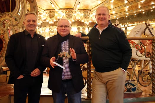 v.li. Engelbert Gabriel (Spokesman of the Management Board of Euroapa-Park),Andreas Ksionsek (Event Director Radio Regenbogen),Kai Fischer (Chairman of the Board of Directors of Radio Regenbogen) presented the outlook at the press conference for the Radio Regenbogen Award 2024 at Europapark Rust