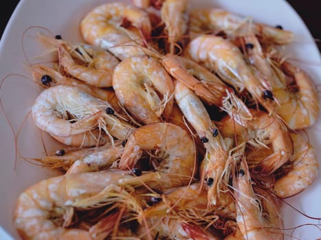 Thai SEAfood ,baked shrimp with salt , Daeng Seafood Restaurant (The real original shop for over 40 years)