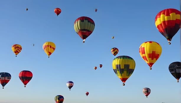 Colorful balloons in the blue sky - Illustration KI generated
