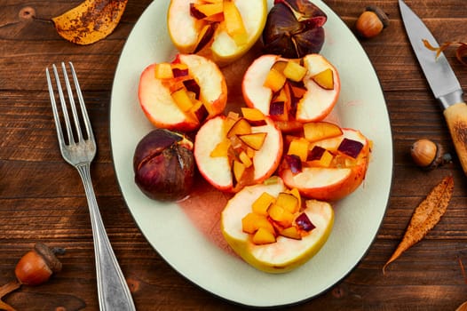 Baked autumn apples and figs. Low-calorie dessert.