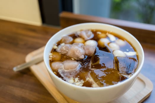 Grass jelly with taro balls over Tofu pudding