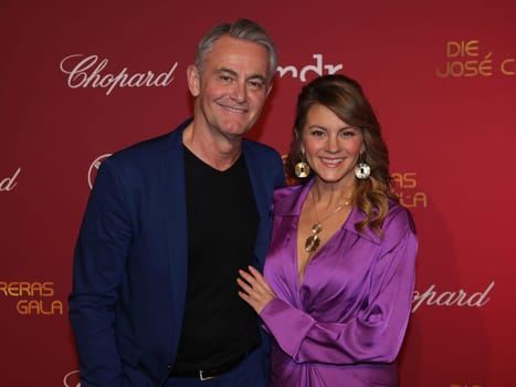 Robert Lohr und Luise Bähr bei 29. Jose Carreras Gala 2023 am 14.12.2023 in Media City Leipzig