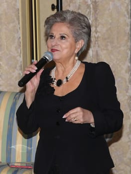 Schlagersängerin Dagmar Frederic beim einem Auftritt am 06.01.2024 in Magdeburg