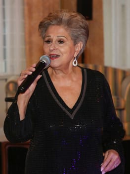 Schlagersängerin Dagmar Frederic beim einem Auftritt am 06.01.2024 in Magdeburg