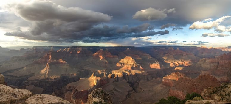 The Grand Canyon. Views of the canyon, the landscape and nature.