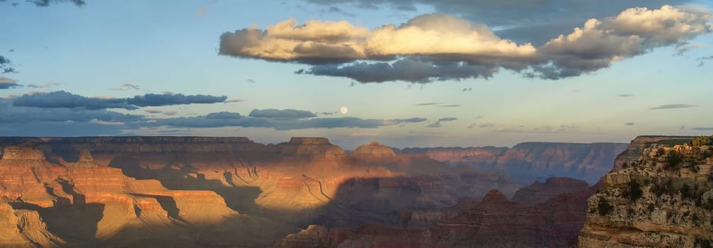 The Grand Canyon. Views of the canyon, the landscape and nature.