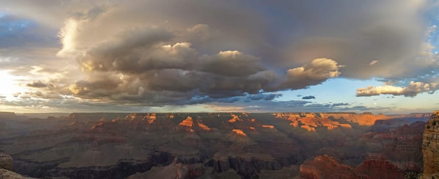 The Grand Canyon. Views of the canyon, the landscape and nature.