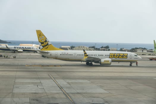 Passagiermaschine der Billigfluggesellschaft BUZZ, einer Marke von Ryanair, Gran Canaria, Kanarische Inseln, Spanien