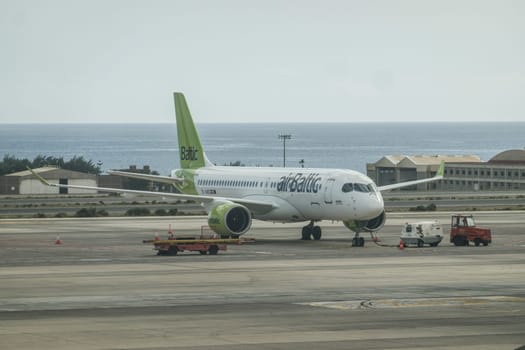 Passagiermaschine der kanarischen Fluggesellschaft Binter, Gran Canaria, Kanarische Inseln, Spanien