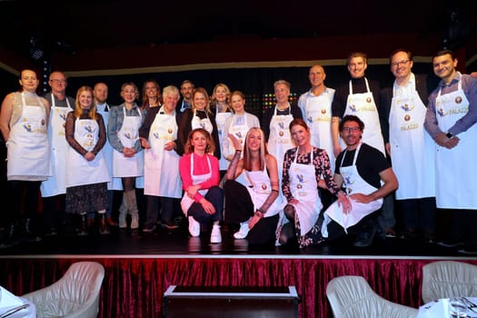 Group photo with :Rolf Zuckowski,Nova Meierhenrich,Susanne Böhm,Michel Abdollahi, Dennis Wilms,Rüdiger Grube,Sandra Quadflieg,Sebastian Knauer,Ina Menzer,Kirsten Roschlaub,Julia Kretschmer-Wachsmann,Boris Entrup,Tessa Bergmeier. Cornelia Poletto,Christiane Dienhold,Charity evening for the benefit of the air port of the Altona Children's Hospital at Cornelia Poletto's Palazzo at the Horner Rennbahn,Hamburg,31.01.2024