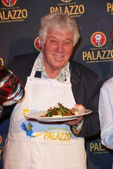 Rolf Zuckowski, Charity-Abend Zugusten des Lufthafens des Altonaer Kinderkrankenhauses bei Cornelia Polettos Palazzo auf der Horner Rennbahn, Hamburg, 31.01.2024